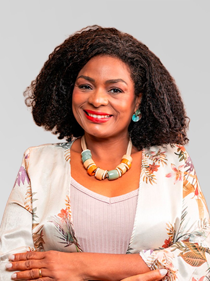 Foto oficial da Professora Léo Simão